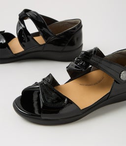 DOXIE W ZR BLACK WRINKLE PATENT