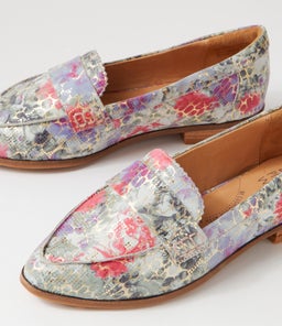 ORETA XW ZR BLACK FLORAL LEATHER