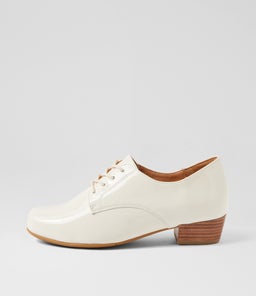 QESSOL XW ZR IVORY PATENT LEATHER