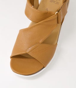 NAZLY2 XW ZR TAN LEATHER