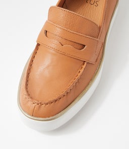 ZULIE W ZR DK TAN WHITE SOLE LEATHER