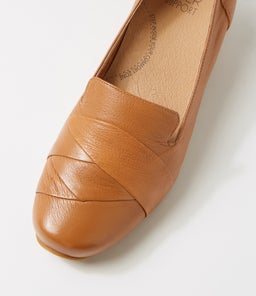 CELYN XW ZR DK TAN LEATHER