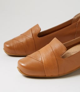 CELYN XW ZR DK TAN LEATHER