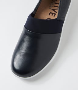 UTILIA XF ZR NAVY NAVY LEATHER FABRIC
