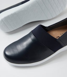 UTILIA XF ZR NAVY NAVY LEATHER FABRIC