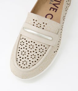 NERRIDA W ZR ALMOND PALE GOLD LEATHER