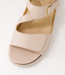 NILA XW ZR NUDE LEATHER